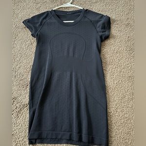 navy lululemon swiftly tech